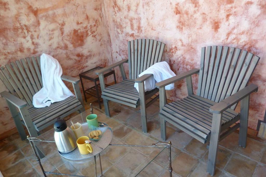 Le Mas De Pie Caud Bed & Breakfast Rognes Exterior photo