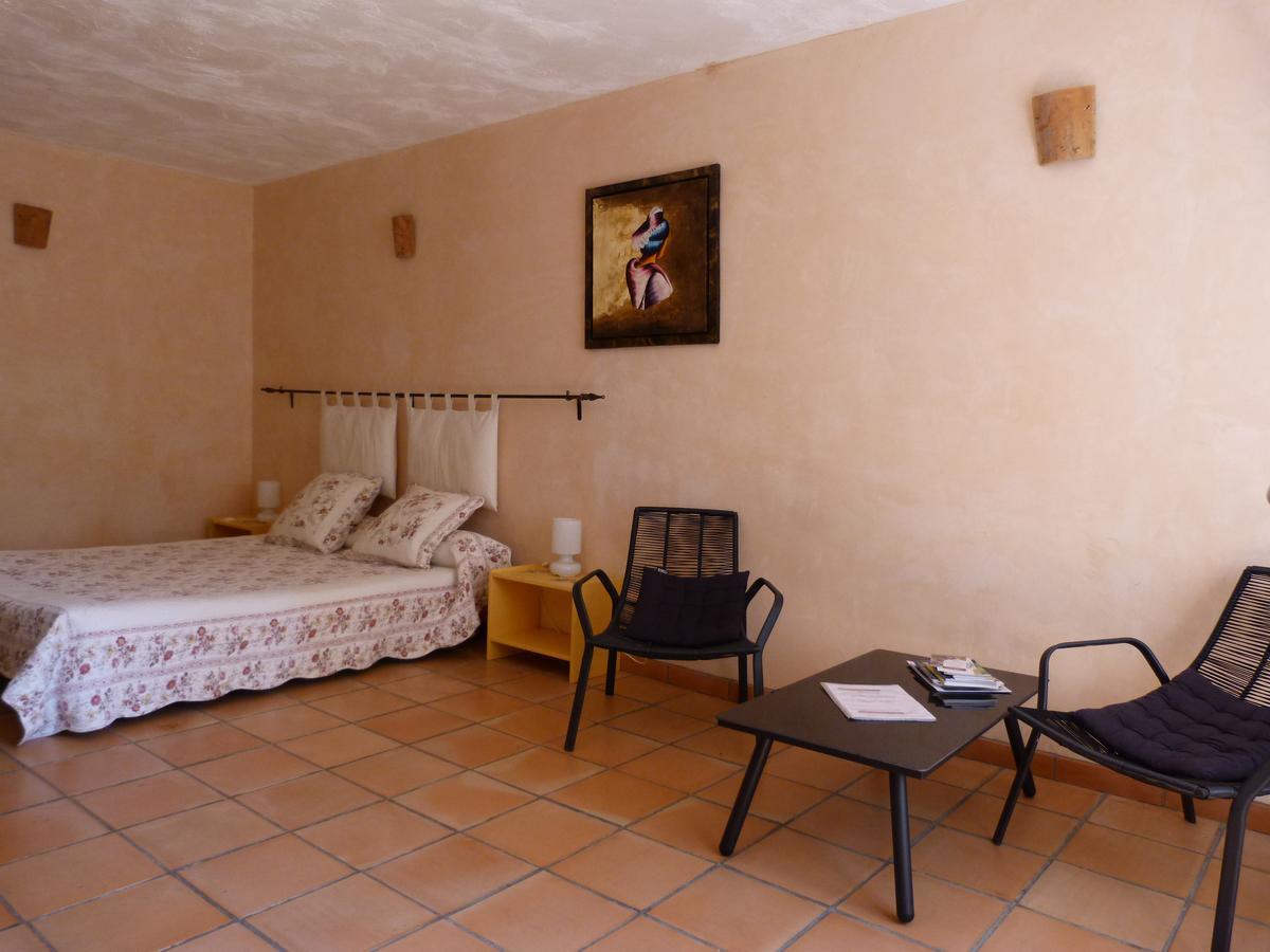 Le Mas De Pie Caud Bed & Breakfast Rognes Exterior photo